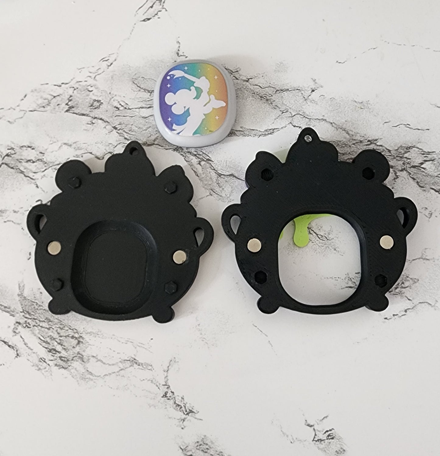 *STL FILE ONLY* Halloween Cauldron Magicband+ Puck Holder